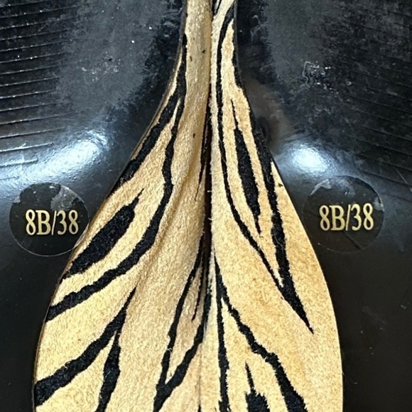 BCBGeneration Brown Y2K 2000s Patterned Parade Heels Women Size 8 - Picture 7 of 7